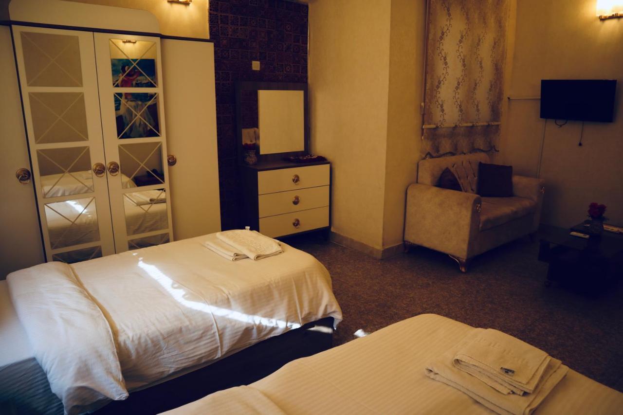 Italian House Hotel Baghdād エクステリア 写真